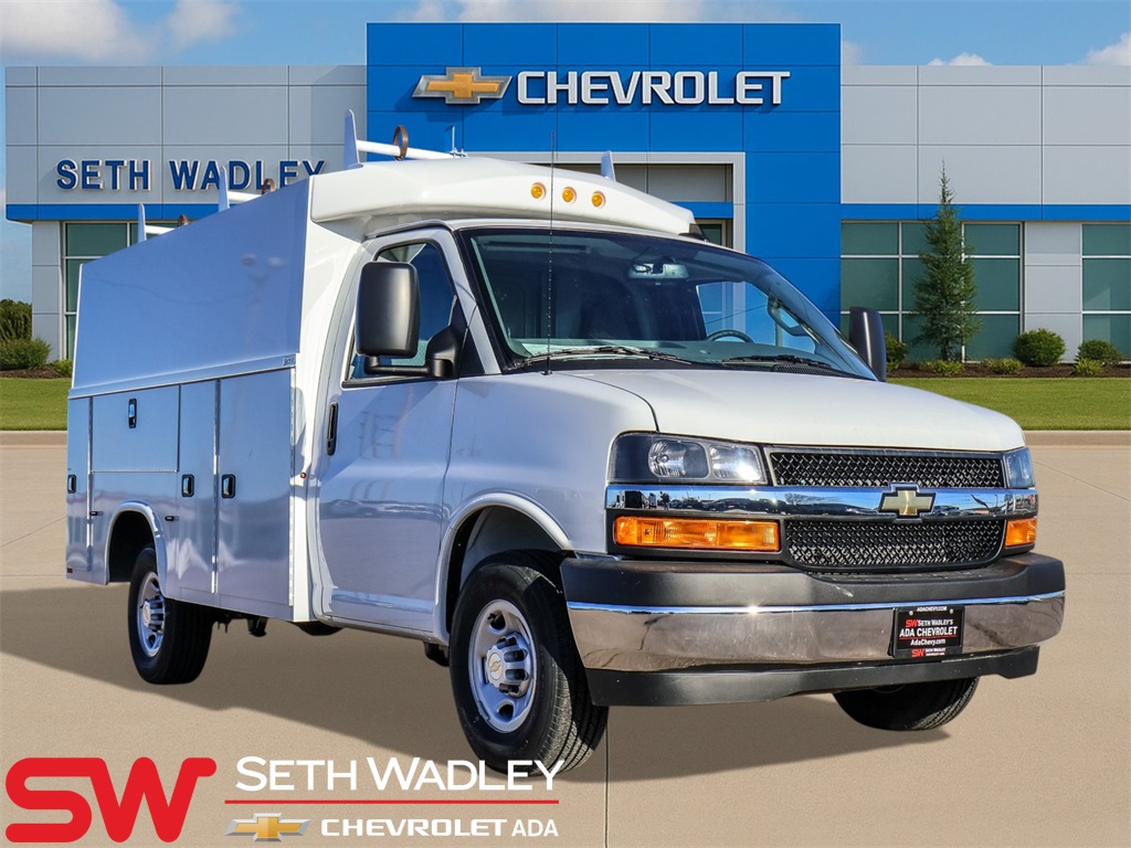 2025 Chevrolet Express Chassis 3500 Cutaway 139