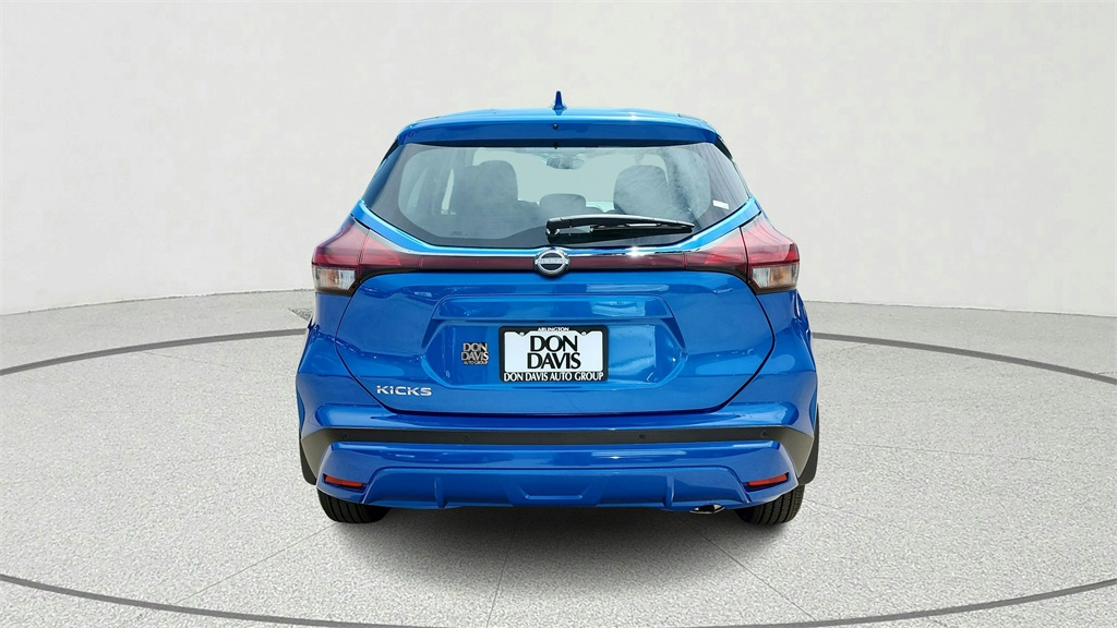 2025 Nissan Kicks Play