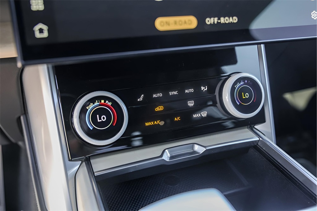 Used Car 2023 Land Rover Range Rover  Sv For Sale Under $160,000 In Austin, Texas