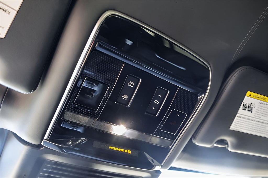 Used Car 2023 Land Rover Range Rover  Sv For Sale Under $160,000 In Austin, Texas