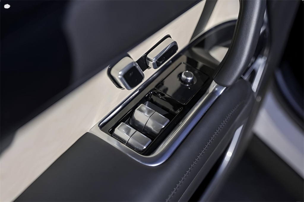 Used Car 2023 Land Rover Range Rover  Sv For Sale Under $160,000 In Austin, Texas