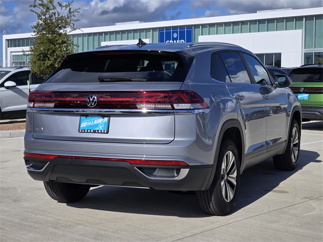 2026 Volkswagen Atlas Cross Sport SE photo 3