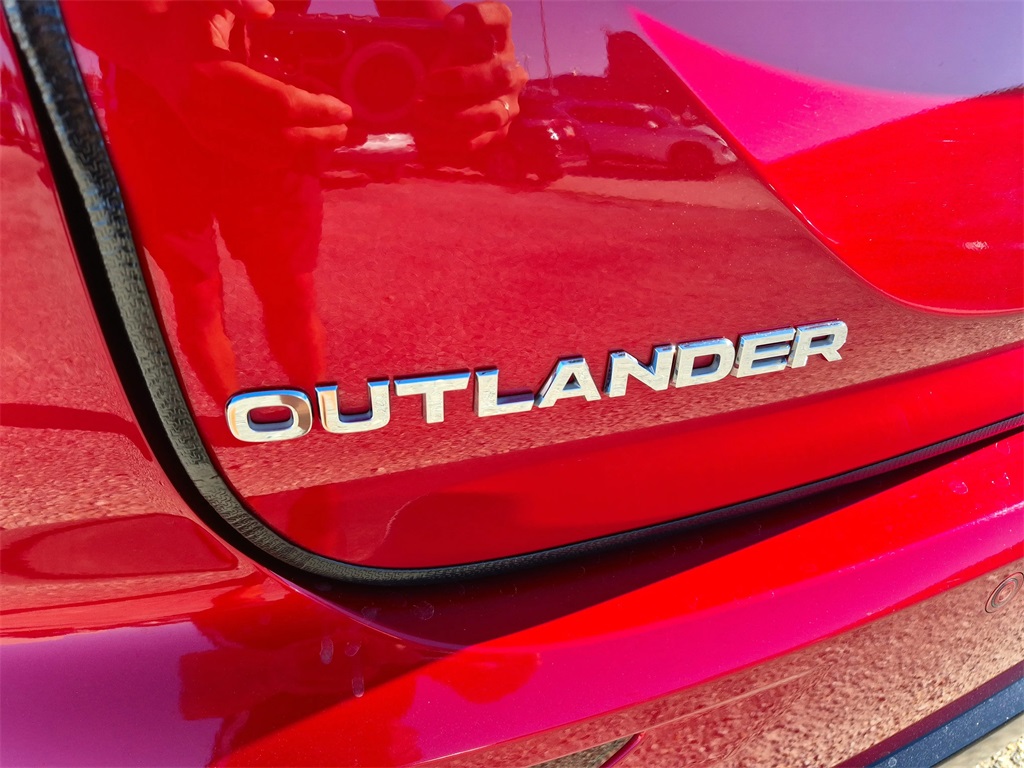 2023 Mitsubishi Outlander SE Black Edition Red at North Houston Mitsubishi