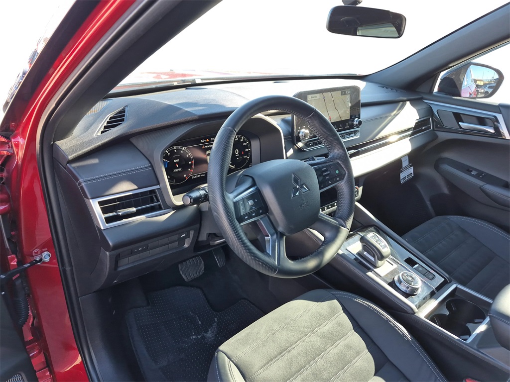 2023 Mitsubishi Outlander SE Black Edition Red at North Houston Mitsubishi