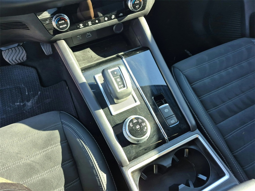 2023 Mitsubishi Outlander SE Black Edition Red at North Houston Mitsubishi