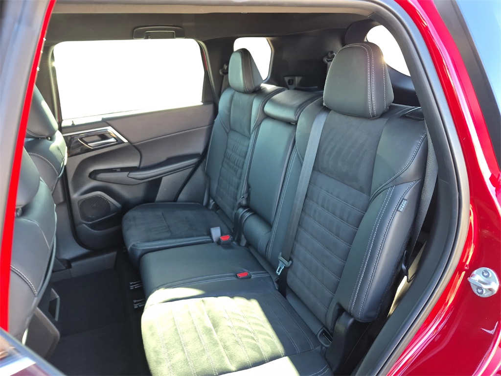 2023 Mitsubishi Outlander SE Black Edition Red at North Houston Mitsubishi