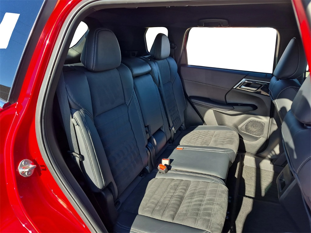 2023 Mitsubishi Outlander SE Black Edition Red at North Houston Mitsubishi