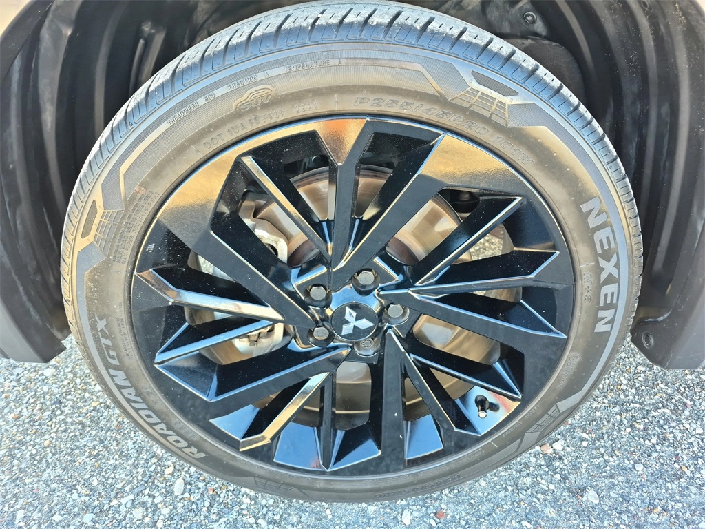 2023 Mitsubishi Outlander SE Black Edition Red at North Houston Mitsubishi