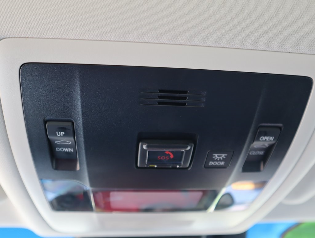 Thumbnail: 2020 Lexus ES - 17