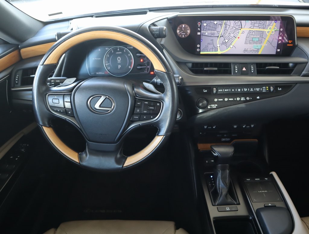 Thumbnail: 2020 Lexus ES - 28