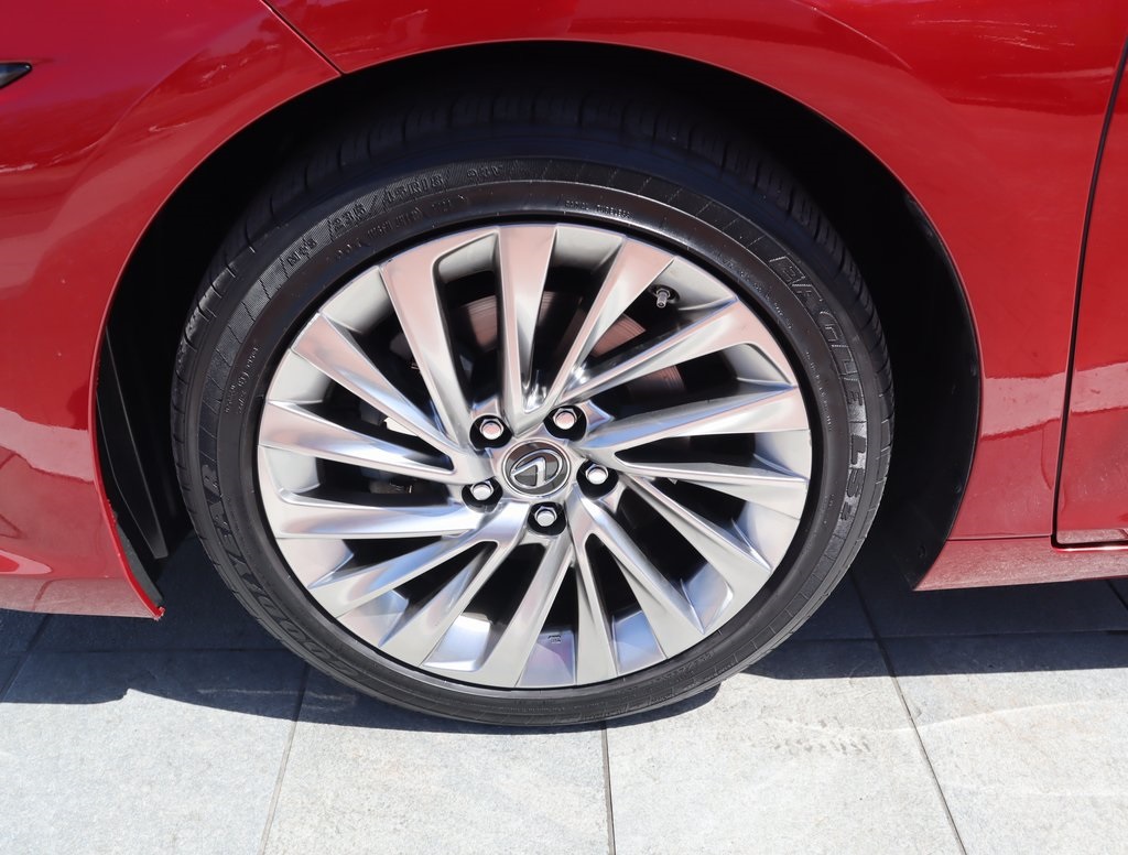 Thumbnail: 2020 Lexus ES - 9