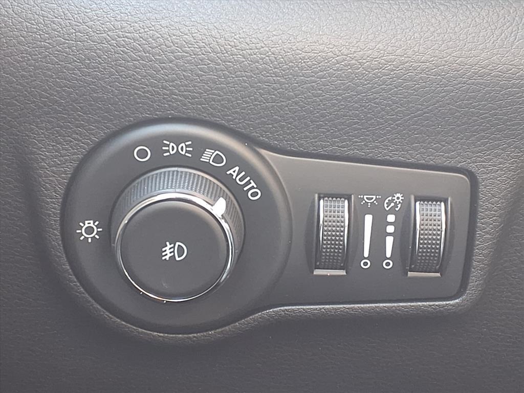 2023 Jeep Compass Latitude Lux White at Mac Haik CDJR North Houston