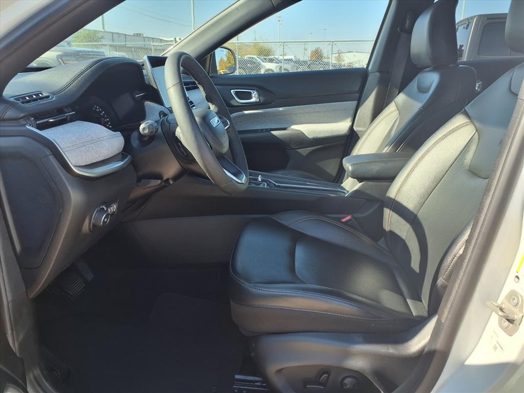 2023 Jeep Compass Latitude Lux White at Mac Haik CDJR North Houston