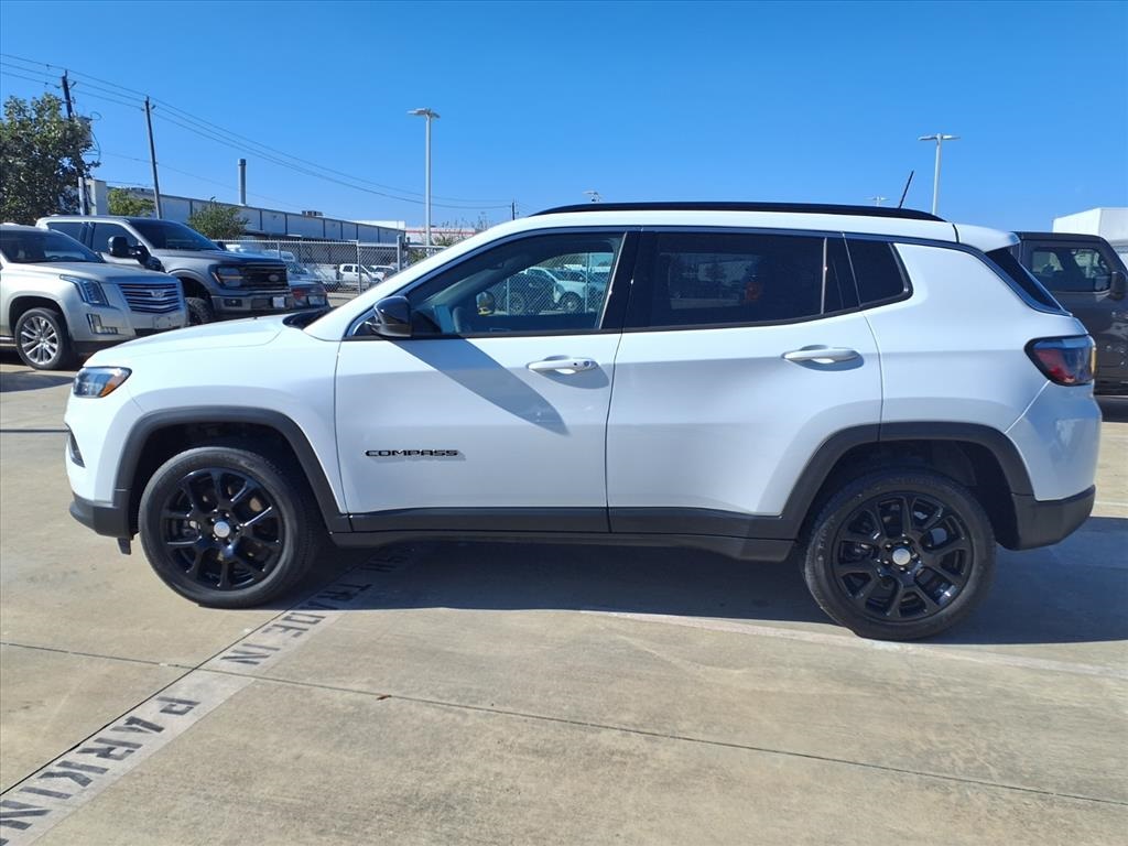 2023 Jeep Compass Latitude Lux - 8