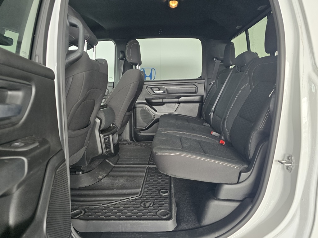 Thumbnail: 2025 RAM 1500 - 8