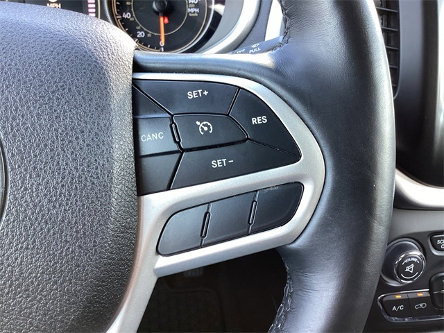 Used Car 2018 Jeep Cherokee  Latitude Plus For Sale In San Antonio, Texas