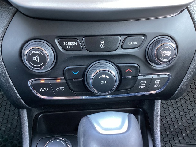 Used Car 2018 Jeep Cherokee  Latitude Plus For Sale In San Antonio, Texas
