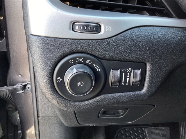 Used Car 2018 Jeep Cherokee  Latitude Plus For Sale In San Antonio, Texas