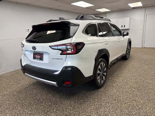 2025 Subaru Outback Limited photo 4