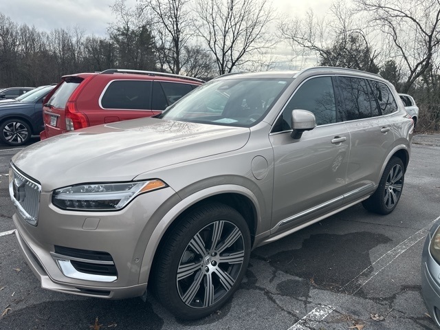 2025 Volvo XC90 Recharge T8 Plus Bright Theme 7-Passenger eAWD