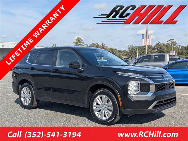 2026 Mitsubishi Outlander ES