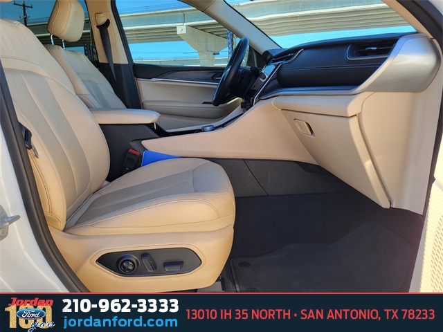 Used Car 2022 Jeep Grand Cherokee L  Limited For Sale Under $30,000 In San Antonio, Texas