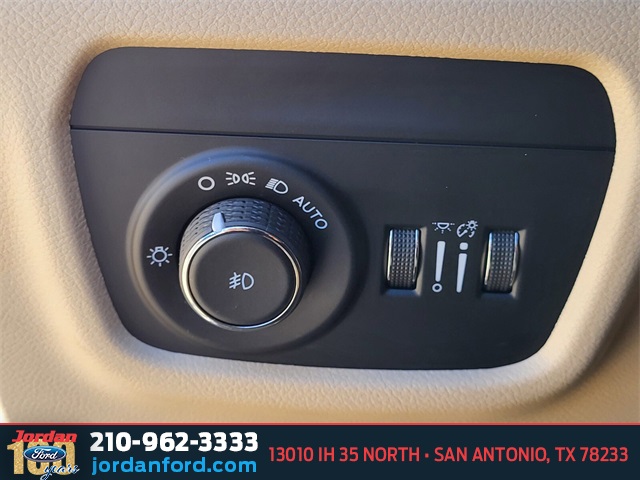 Used Car 2022 Jeep Grand Cherokee L  Limited For Sale Under $30,000 In San Antonio, Texas