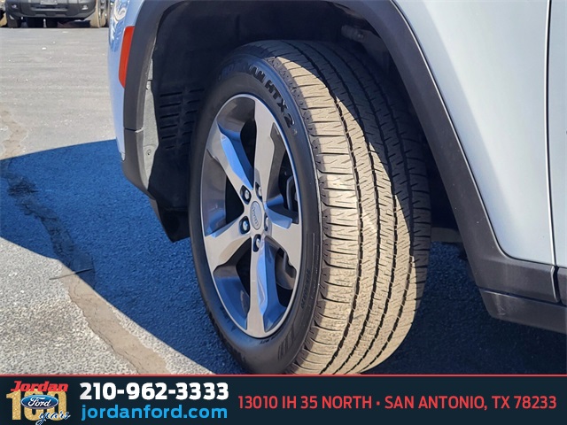Used Car 2022 Jeep Grand Cherokee L  Limited For Sale Under $30,000 In San Antonio, Texas