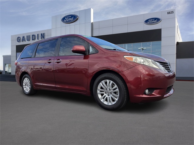 2015 Toyota Sienna XLE