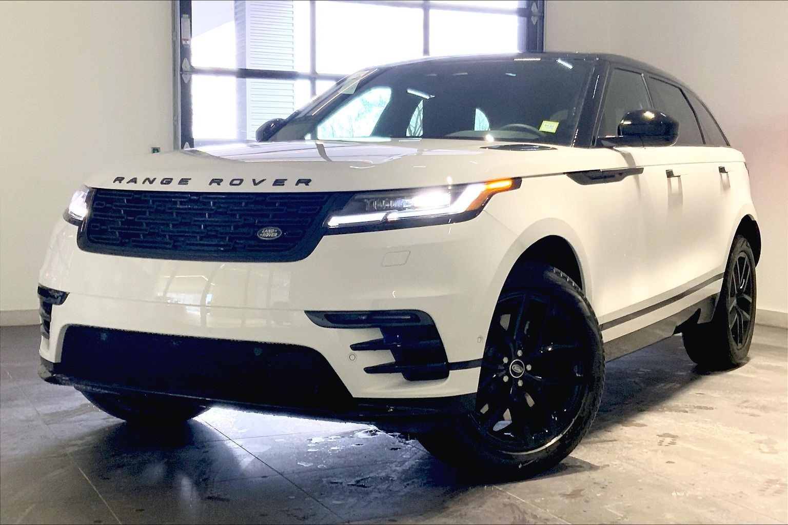 2026 Land Rover Range Rover Velar P250 Dynamic SE AWD