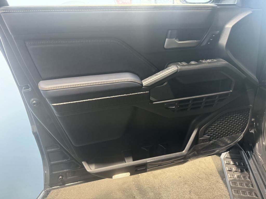 Thumbnail: 2025 Toyota 4Runner - 32