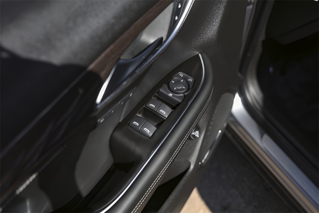 Used Car 2021 Buick Envision  Avenir For Sale Under $30,000 In Austin, Texas