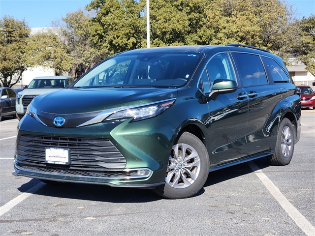 2024 Toyota Sienna XLE 7-Passenger FWD