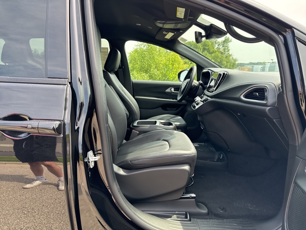 2025 Chrysler Pacifica