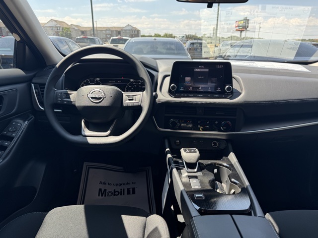 2026 Nissan Rogue S photo 3