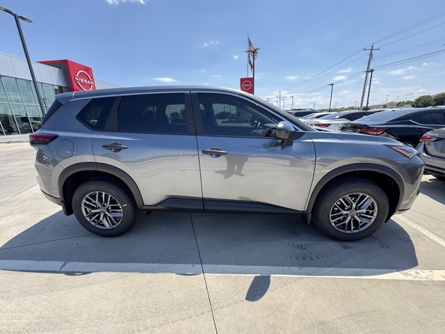2026 Nissan Rogue S photo 5