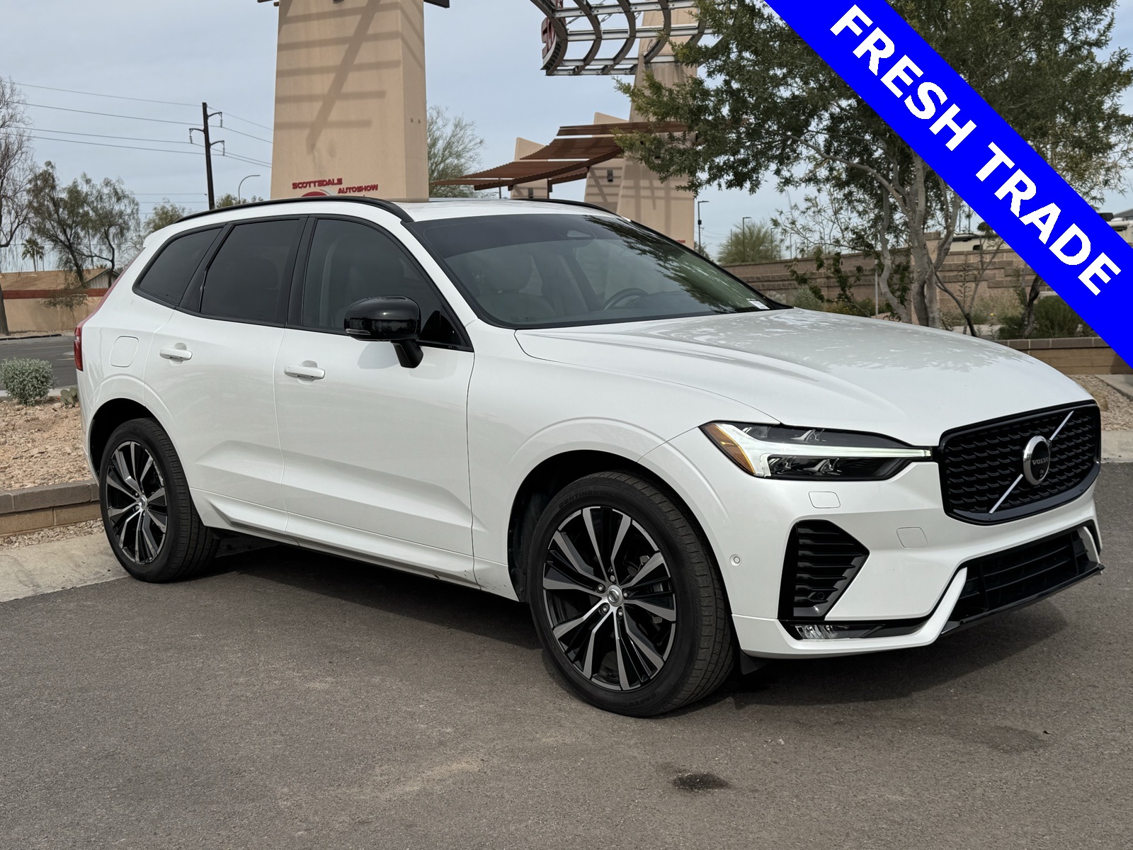 2024 Volvo XC60 B5 Plus Dark Theme