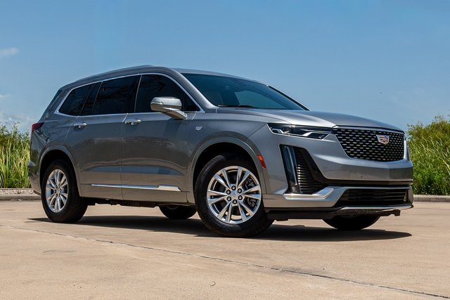 2025 Cadillac XT6 Luxury Silver at Classic Chevrolet Galveston