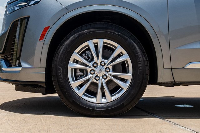 2025 Cadillac XT6 Luxury Silver at Classic Chevrolet Galveston