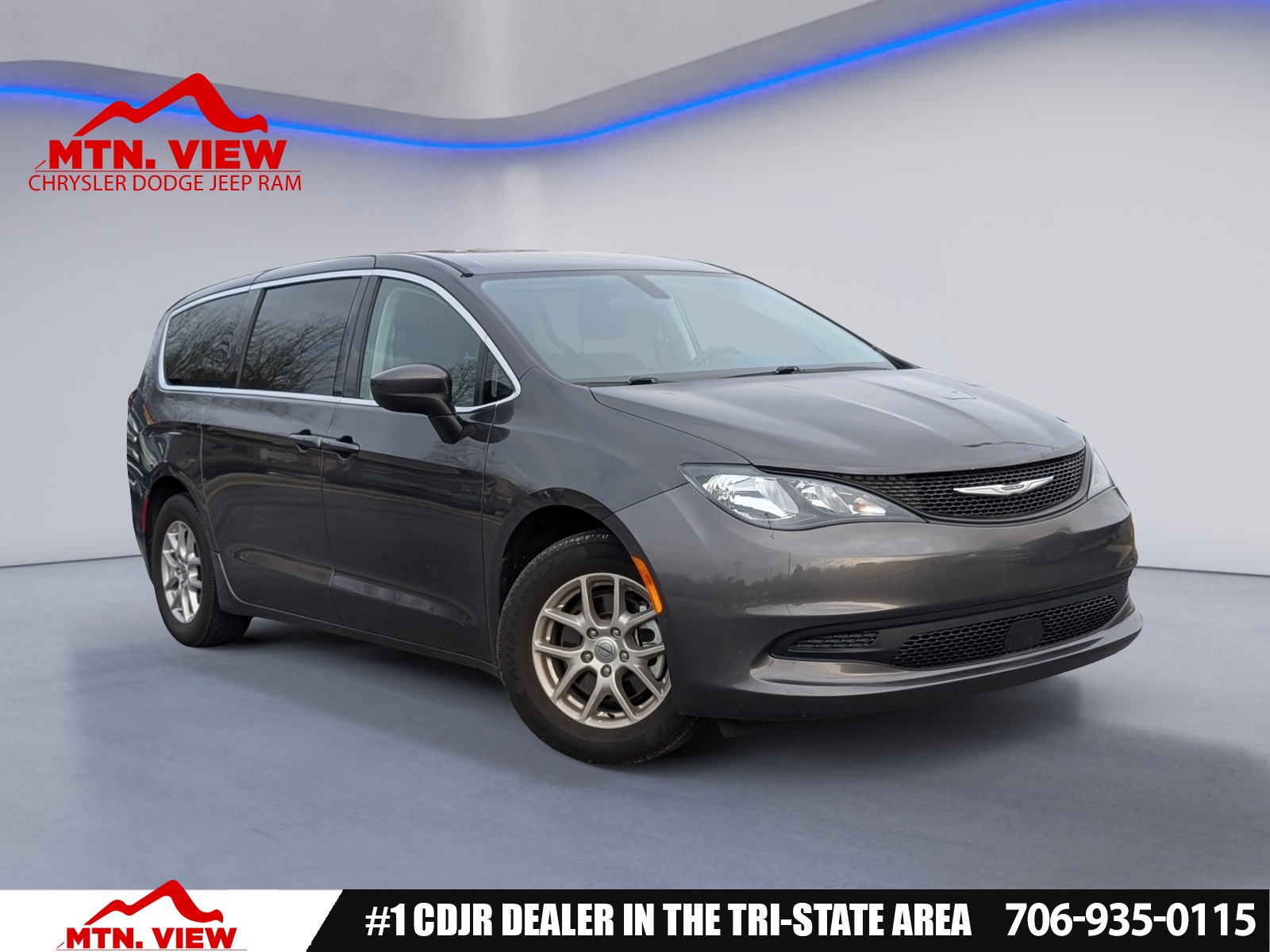 2022 Chrysler Voyager LX FWD