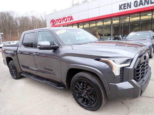 2024 Toyota Tundra SR5 CrewMax Cab 4WD