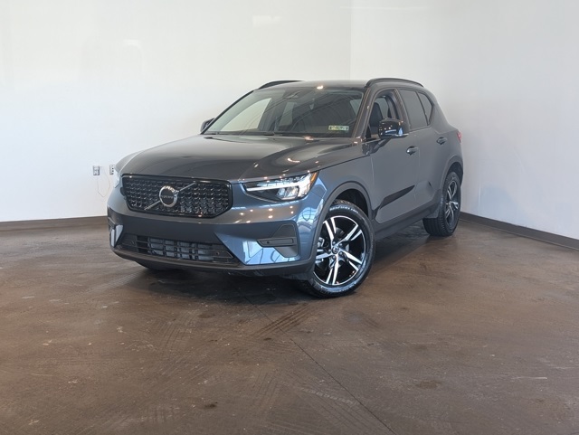 2026 Volvo XC40 B5 Core AWD