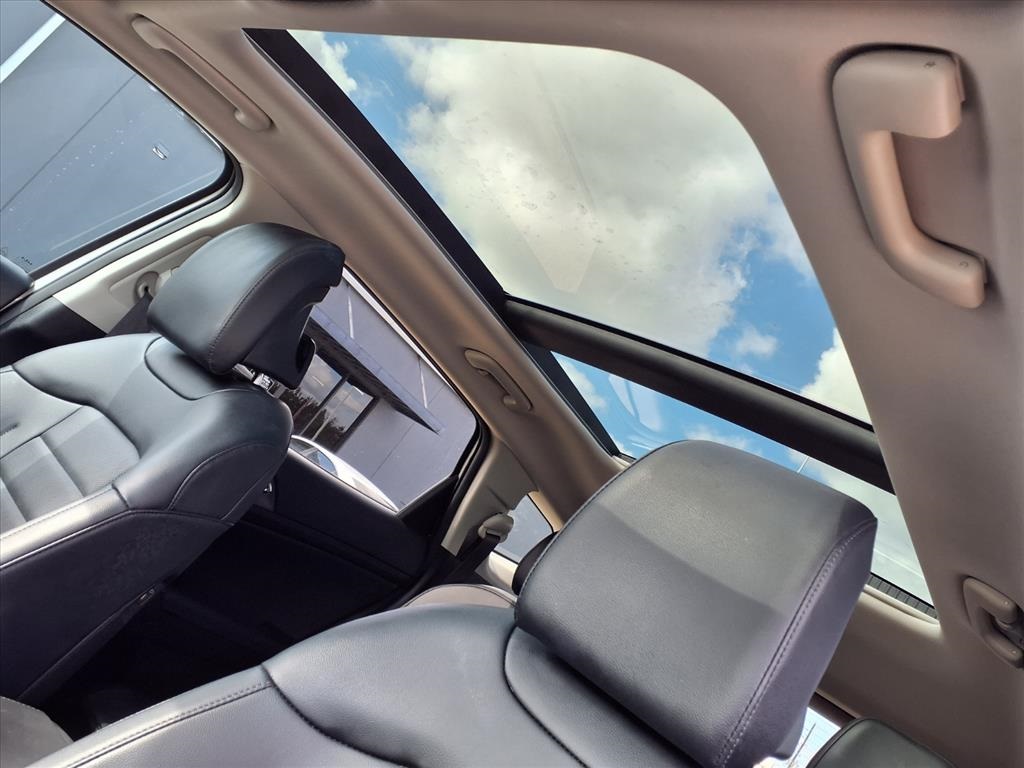 2023 Kia Sportage Hybrid SX-Prestige White at Traditions Chevrolet