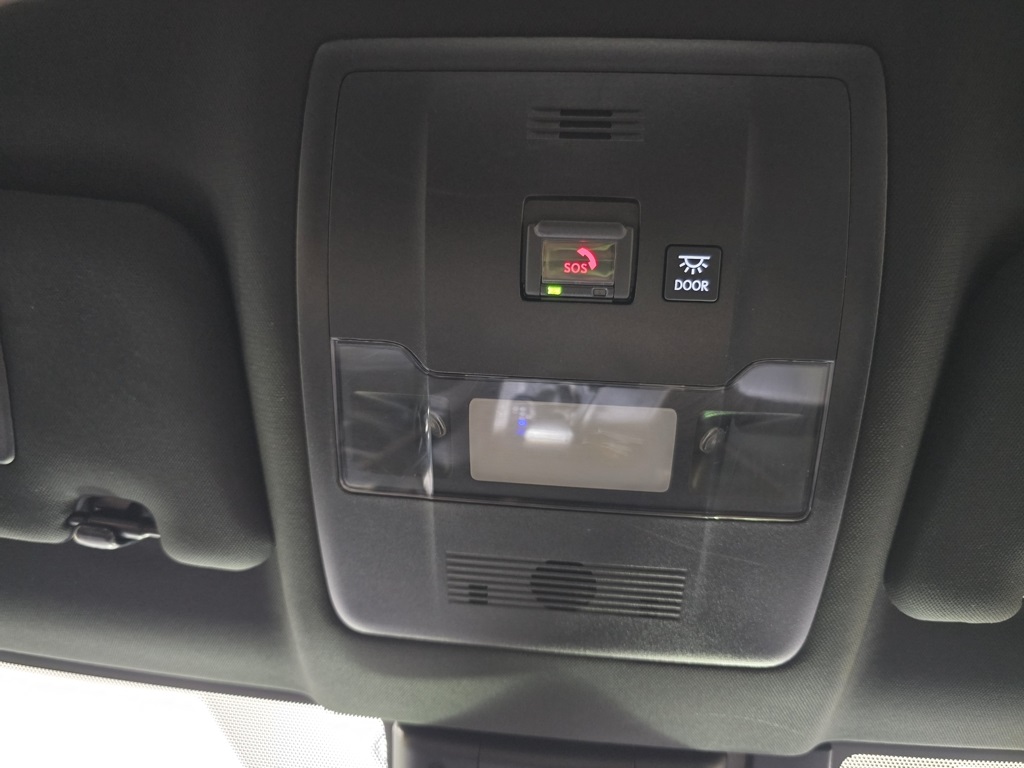 Thumbnail: 2023 Lexus UX - 19