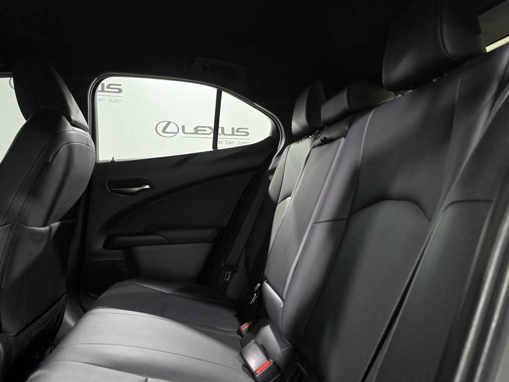 Thumbnail: 2023 Lexus UX - 27