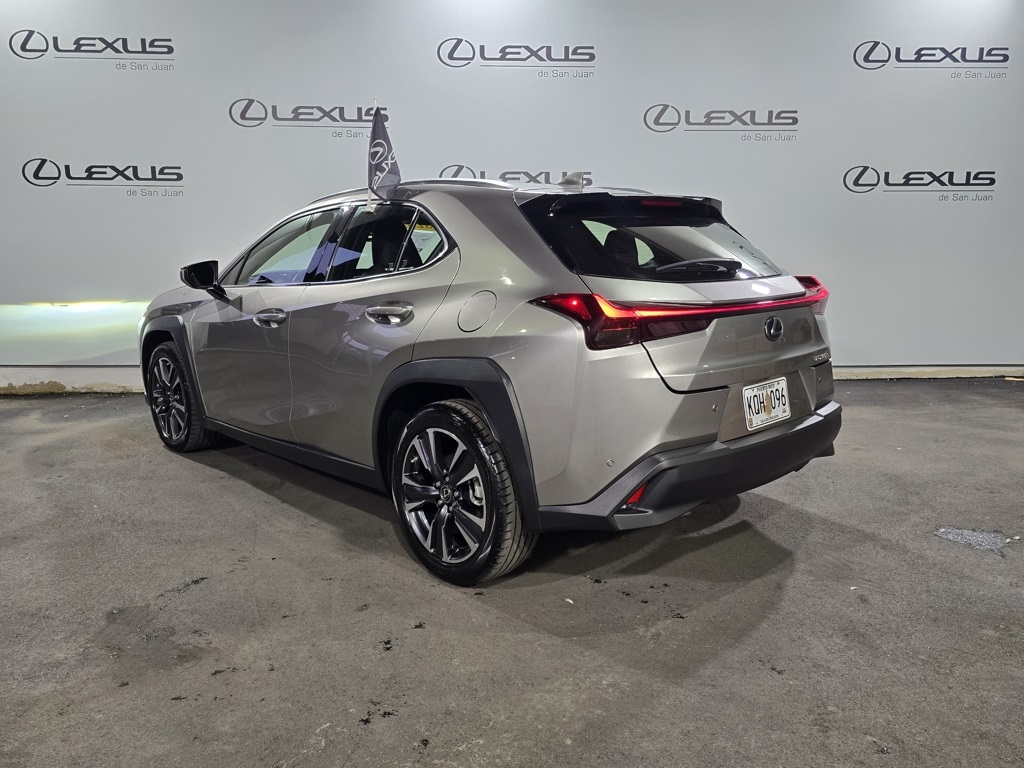 Thumbnail: 2023 Lexus UX - 8