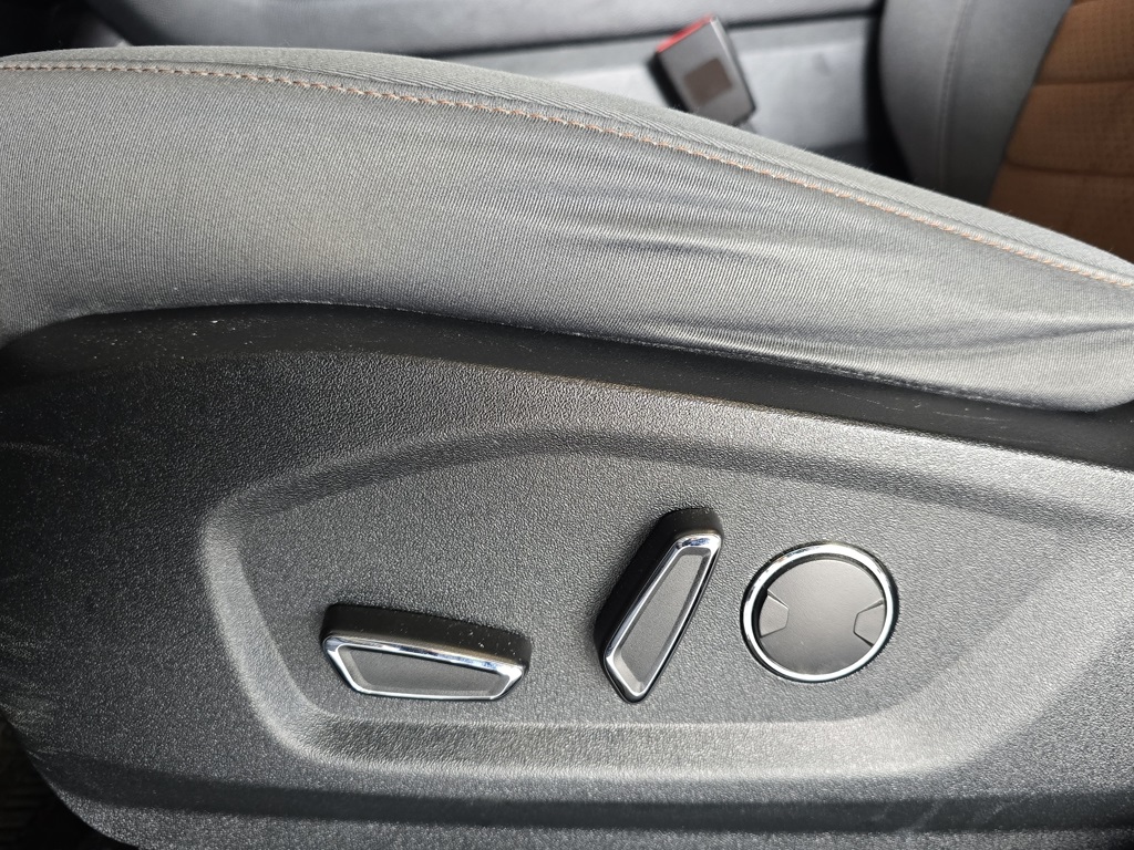 Thumbnail: 2018 Ford Edge - 11