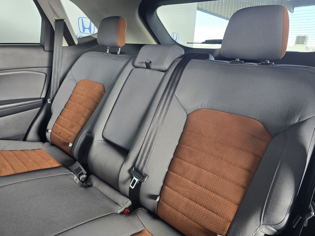 Thumbnail: 2018 Ford Edge - 18