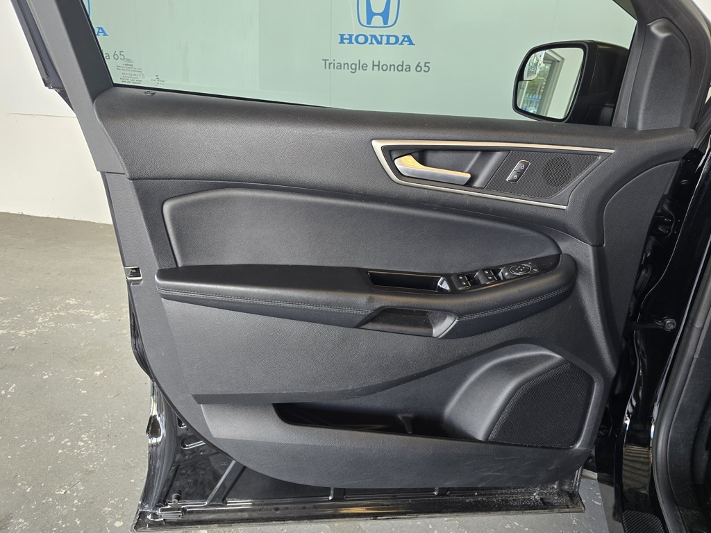 Thumbnail: 2018 Ford Edge - 21