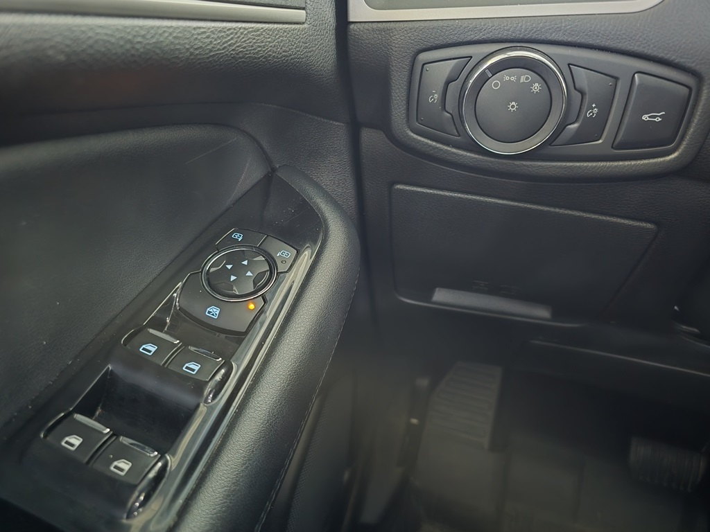 Thumbnail: 2018 Ford Edge - 23